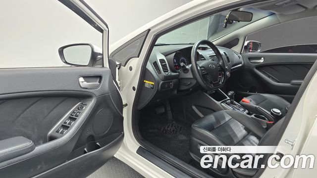 Kia K3 2017 — photo 13