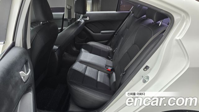 Kia K3 2017 — photo 18