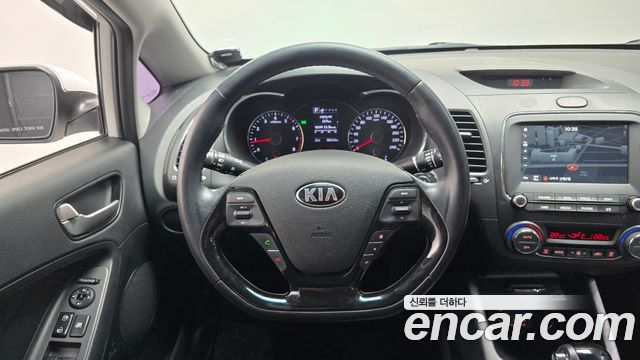 Kia K3 2017 — photo 19