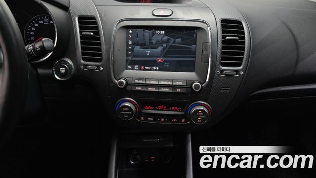 Kia K3 2017 — photo 22