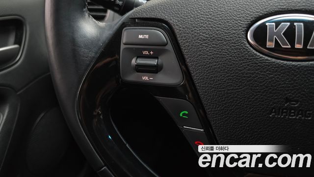 Kia K3 2017 — photo 25