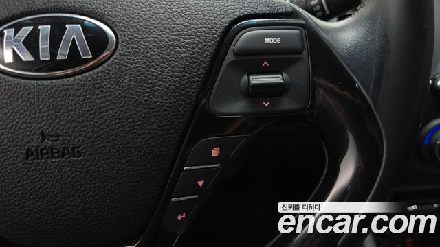 Kia K3 2017 — photo 26
