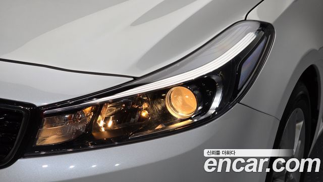 Kia K3 2017 — photo 8