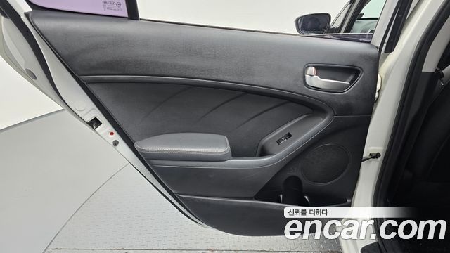Kia K3 2017 — photo 15