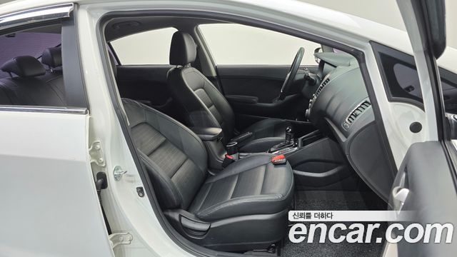 Kia K3 2017 — photo 16