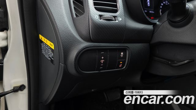 Kia K3 2017 — photo 29