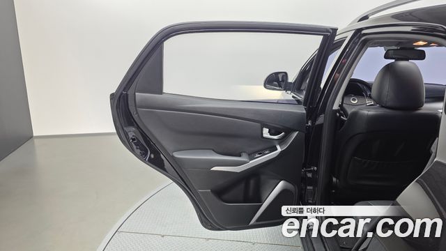 KG Mobility KORANDO 2017 — photo 15