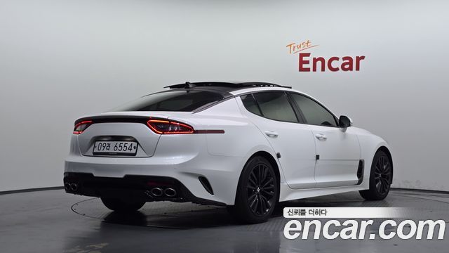 Kia Stinger 2018 — photo 2