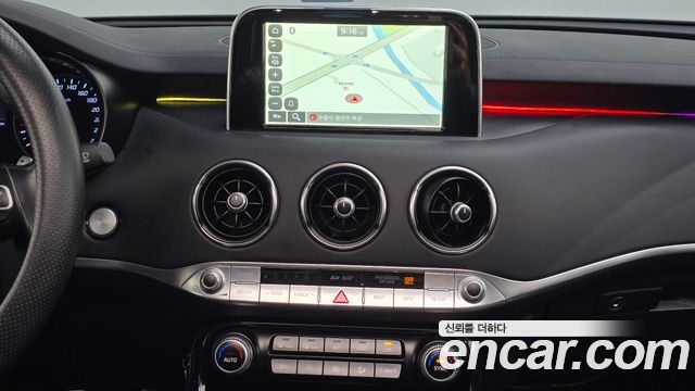 Kia Stinger 2018 — photo 14