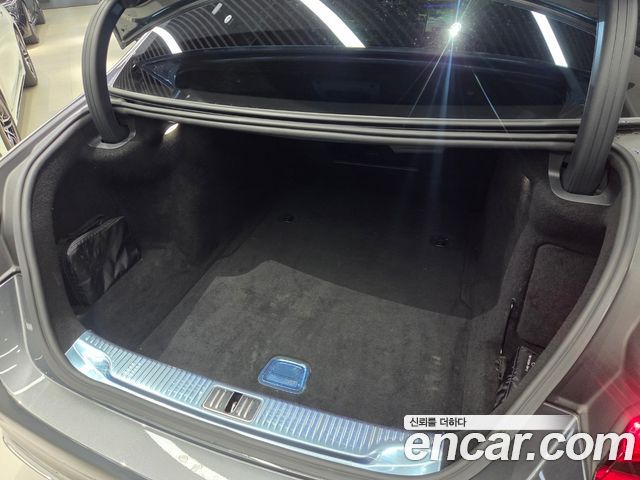 Mercedes-Benz S-Class 2021 — photo 6