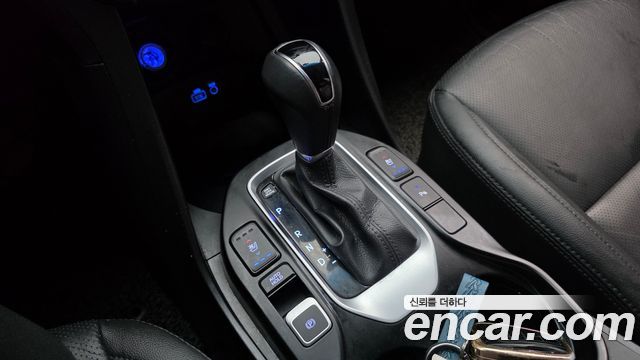 Hyundai Santafe 2018 — photo 12