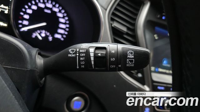 Hyundai Santafe 2018 — photo 22