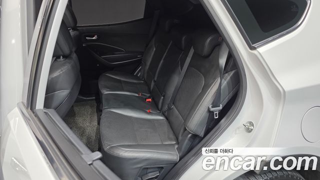 Hyundai Santafe 2018 — photo 16