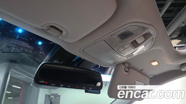 Hyundai Santafe 2018 — photo 27