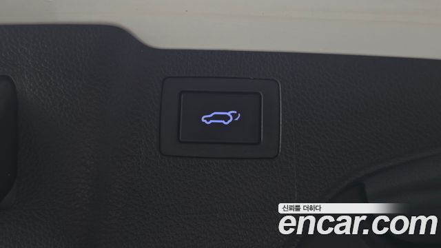 Hyundai Santafe 2018 — photo 31