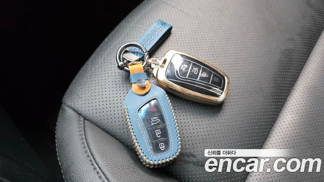 Hyundai Santafe 2018 — photo 35