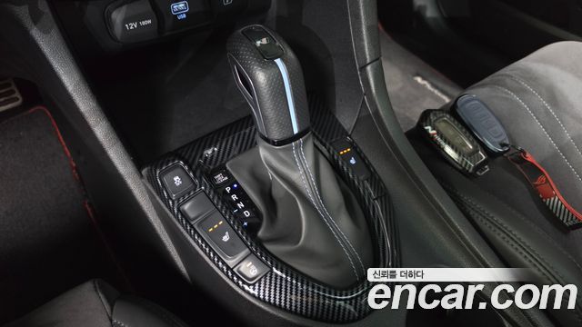Hyundai Veloster 2021 — photo 12