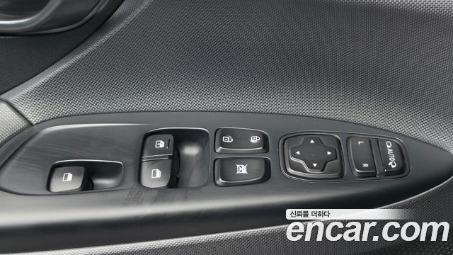Hyundai Veloster 2021 — photo 20