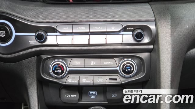 Hyundai Veloster 2021 — photo 28