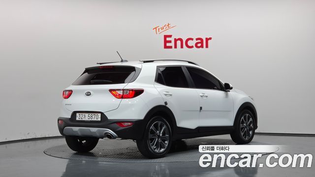 Kia Stonic 2018 — photo 2