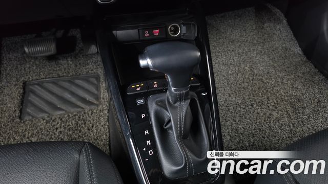 Kia Stonic 2018 — photo 12