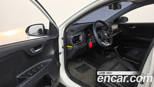 Kia Stonic 2018 — photo 13