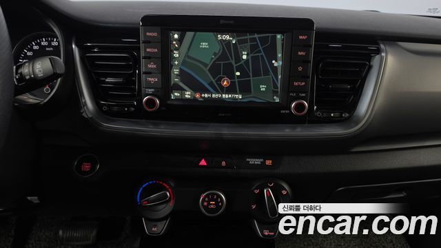 Kia Stonic 2018 — photo 18