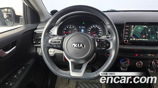 Kia Stonic 2018 — photo 19