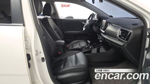Kia Stonic 2018 — photo 16