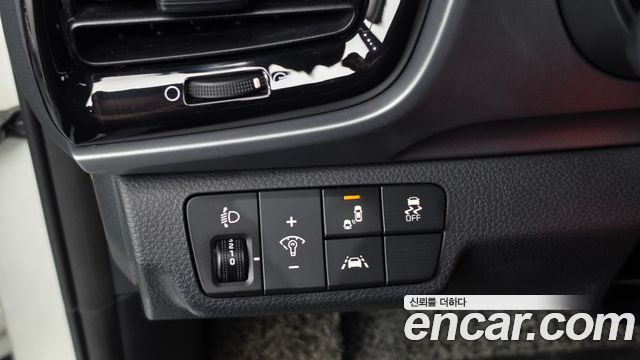 Kia Stonic 2018 — photo 28