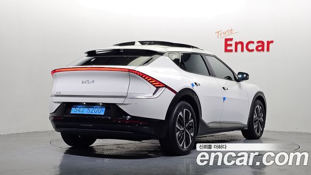 Kia EV6 2023 — photo 2