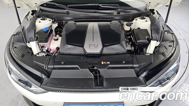 Kia EV6 2023 — photo 6