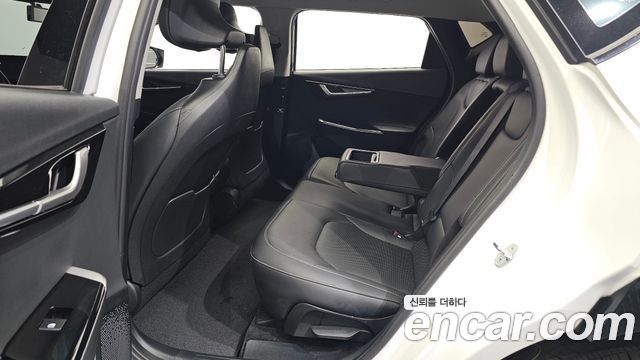 Kia EV6 2023 — photo 11