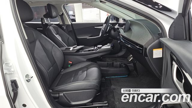Kia EV6 2023 — photo 12