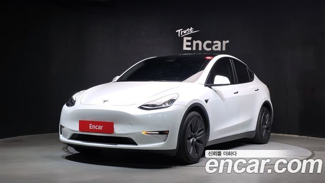 Tesla Model Y 2022 — photo 1