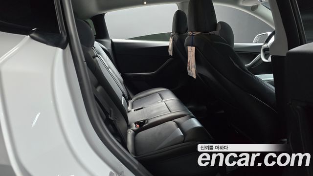 Tesla Model Y 2022 — photo 17