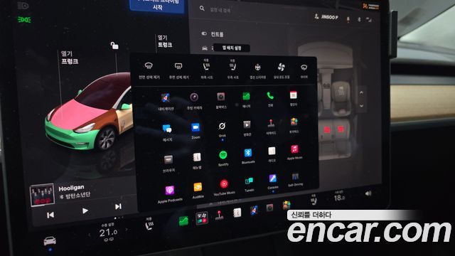 Tesla Model Y 2022 — photo 21