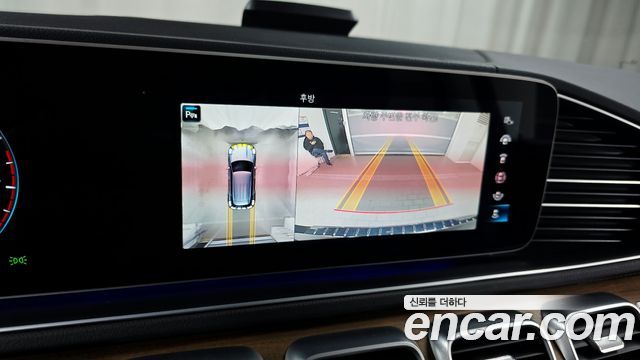 Mercedes-Benz GLE-Class 2021 — photo 22