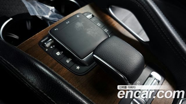 Mercedes-Benz GLE-Class 2021 — photo 23