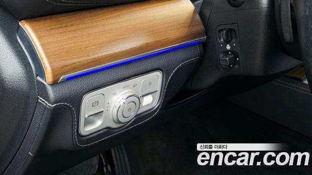Mercedes-Benz GLE-Class 2021 — photo 29