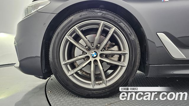 BMW 5-Series 2020 — photo 5