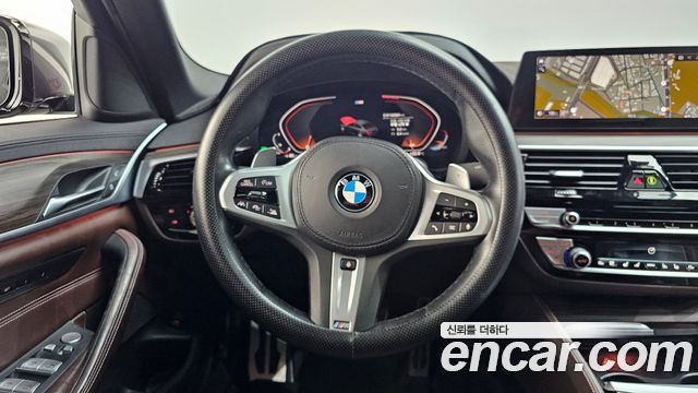 BMW 5-Series 2020 — photo 14