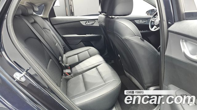 Kia K3 2024 — photo 17