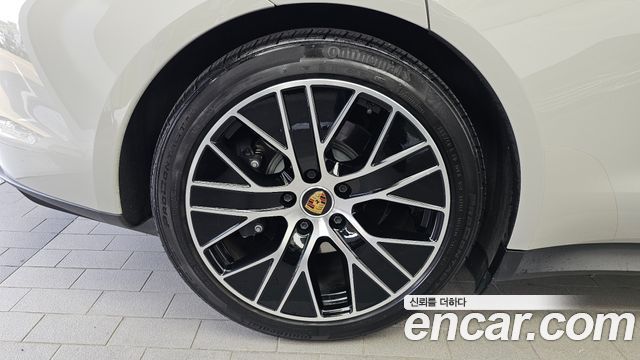 Porsche Taycan 2023 — photo 5