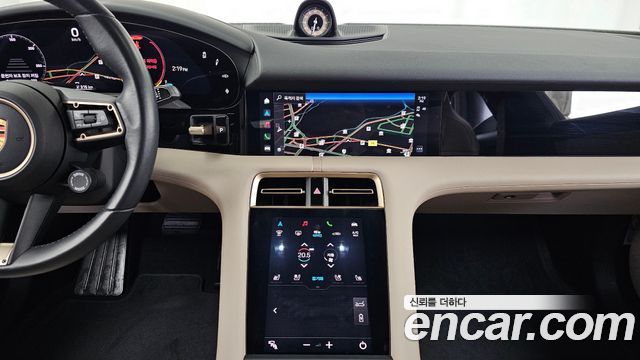 Porsche Taycan 2023 — photo 20