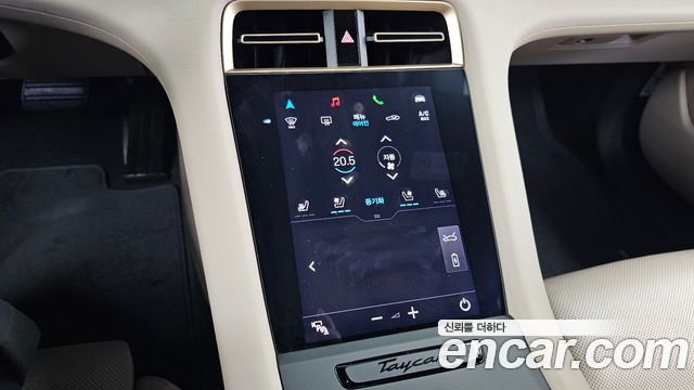 Porsche Taycan 2023 — photo 30