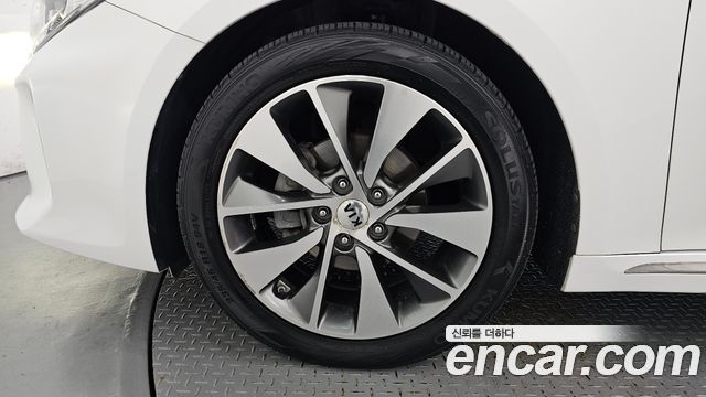 Kia K5 2018 — photo 5