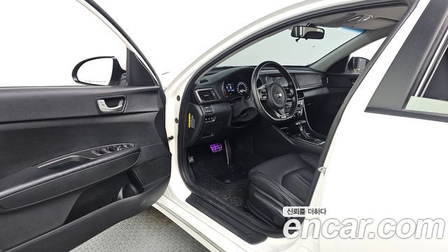 Kia K5 2018 — photo 10