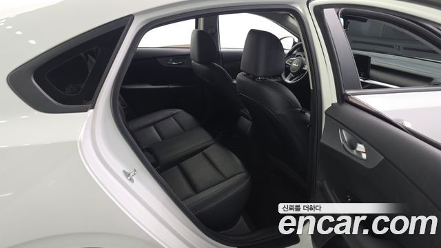 Kia K3 2023 — photo 18