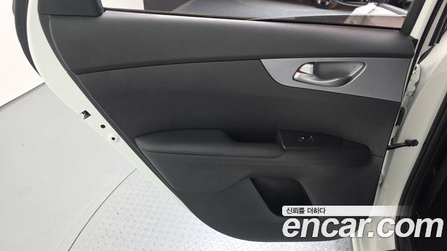 Kia K3 2023 — photo 15
